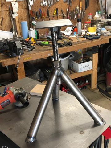 stool feed and seat mount