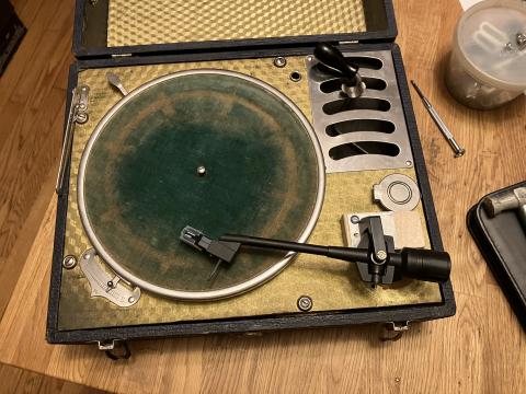 Phonola record player with modified modern tonearm temporarily installed